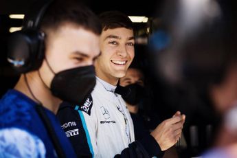 Russell naar Mercedes niet zeker: 'Zolang Hamilton daar zit, blijft hij bij Williams'