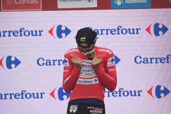 Taaramäe slaat dubbelslag in Vuelta: 'Droomde van de leiderstrui in een grote ronde'