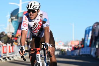 Van Avermaet sprint naar derde plaats in Omloop Het Nieuwsblad: 'Super tevreden mee'