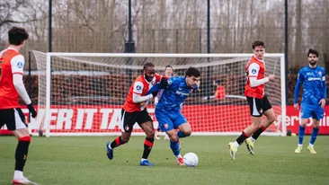 Sterling treft doel in besloten oefenduel, Feyenoord verliest van FC Twente