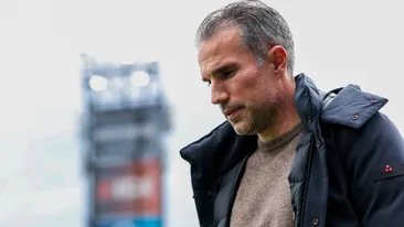 Rigaux grijpt in: Feyenoord gaat afscheid nemen van Van Persie