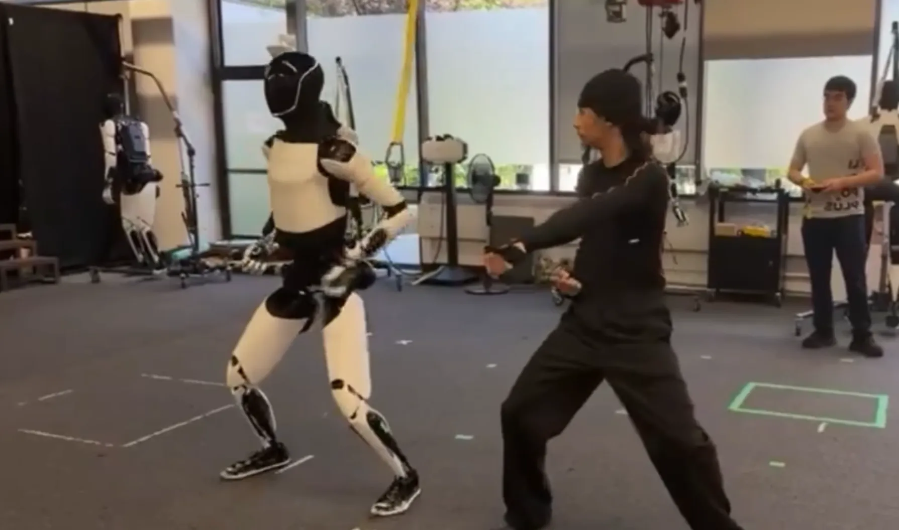 Tesla’s Optimus leert kung fu