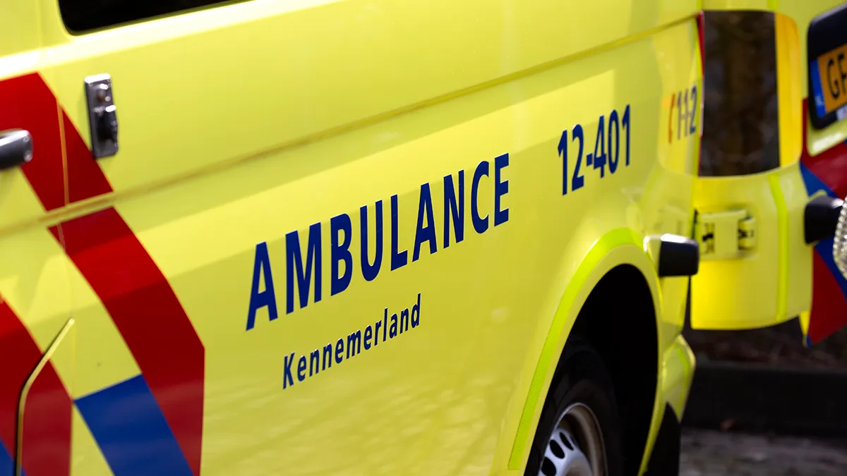5i5a3724 ambulance