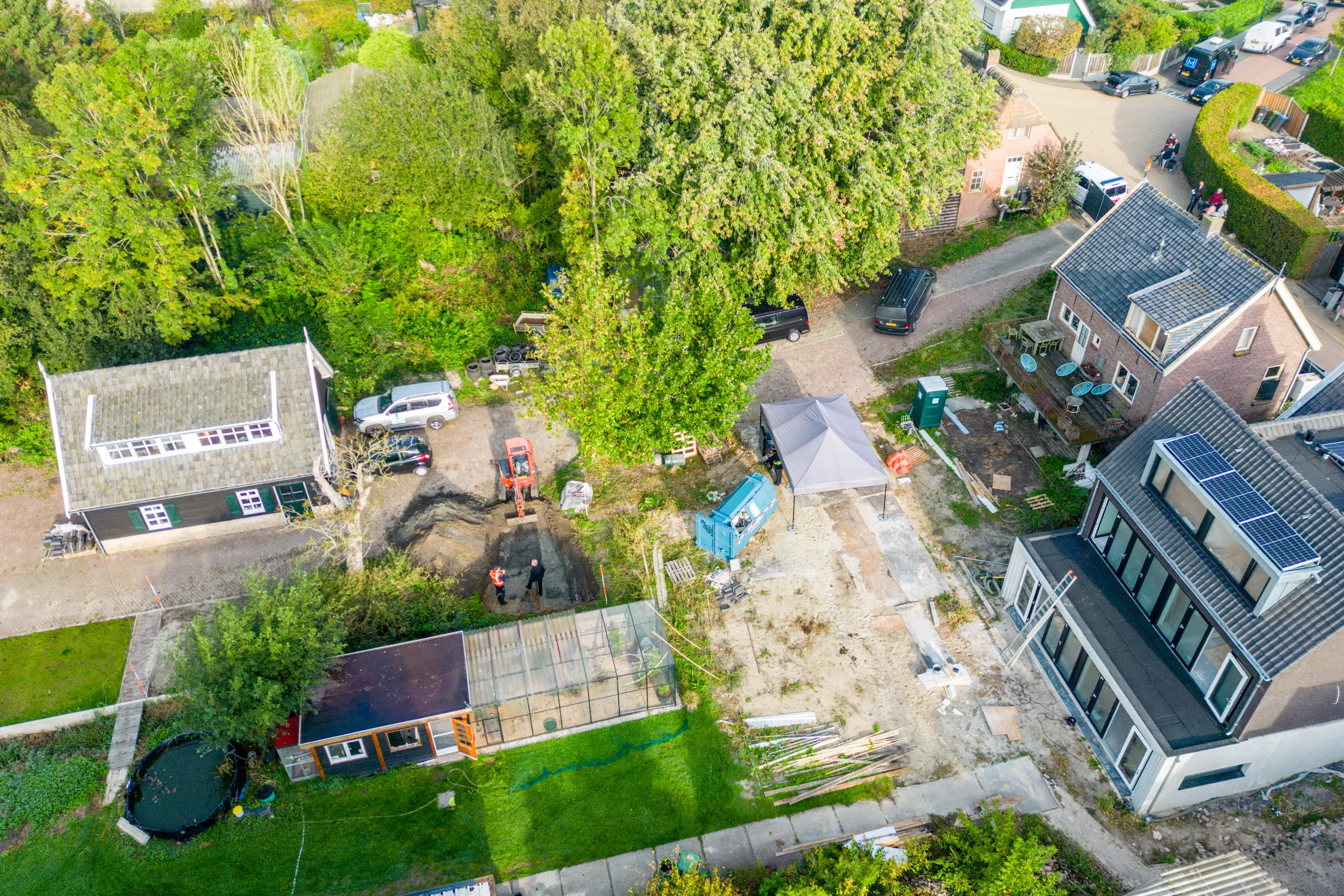 Politie graaft in tuin in Nieuwendijk naar resten Germa, die sinds 1984 vermist is