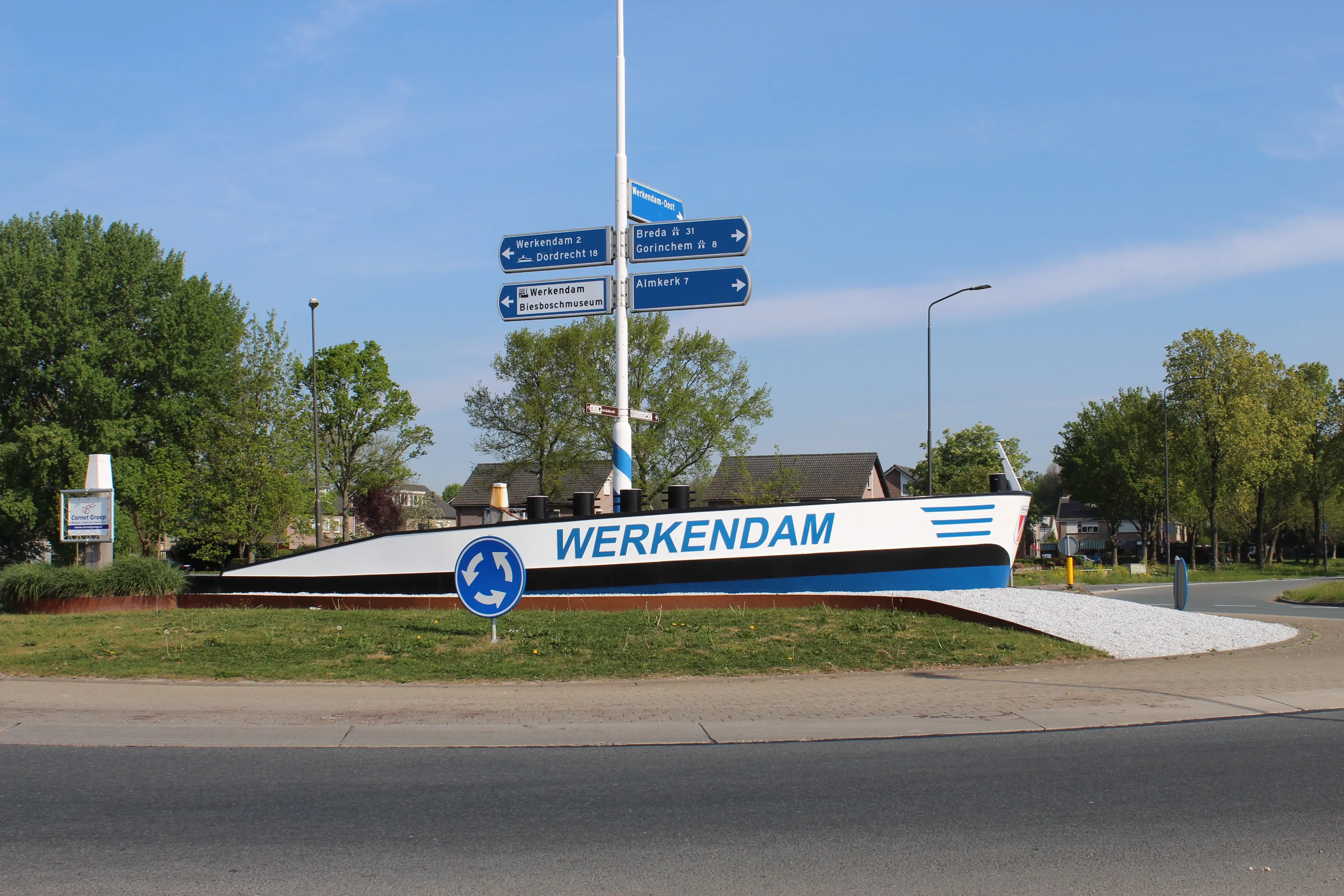 werkendam dijkgraaf den dekkerweg rotonde kunstwerk foto 4