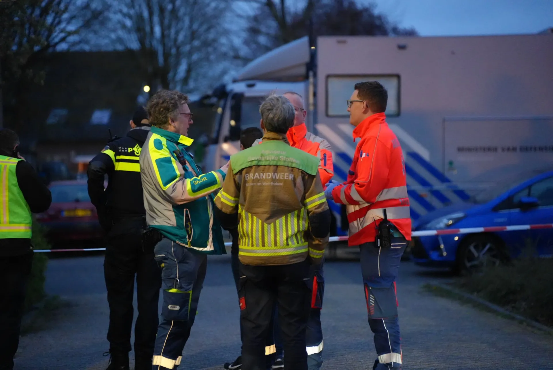 Verdacht pakket aangetroffen bij woning in Dussen, hulpdiensten groots ingezet