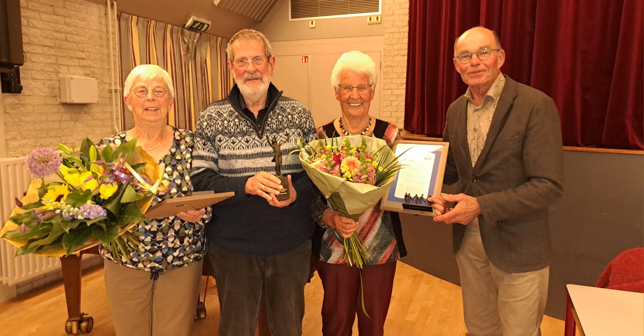 Jubilarissen en dirigentenwissel bij Con Amore in Sleeuwijk