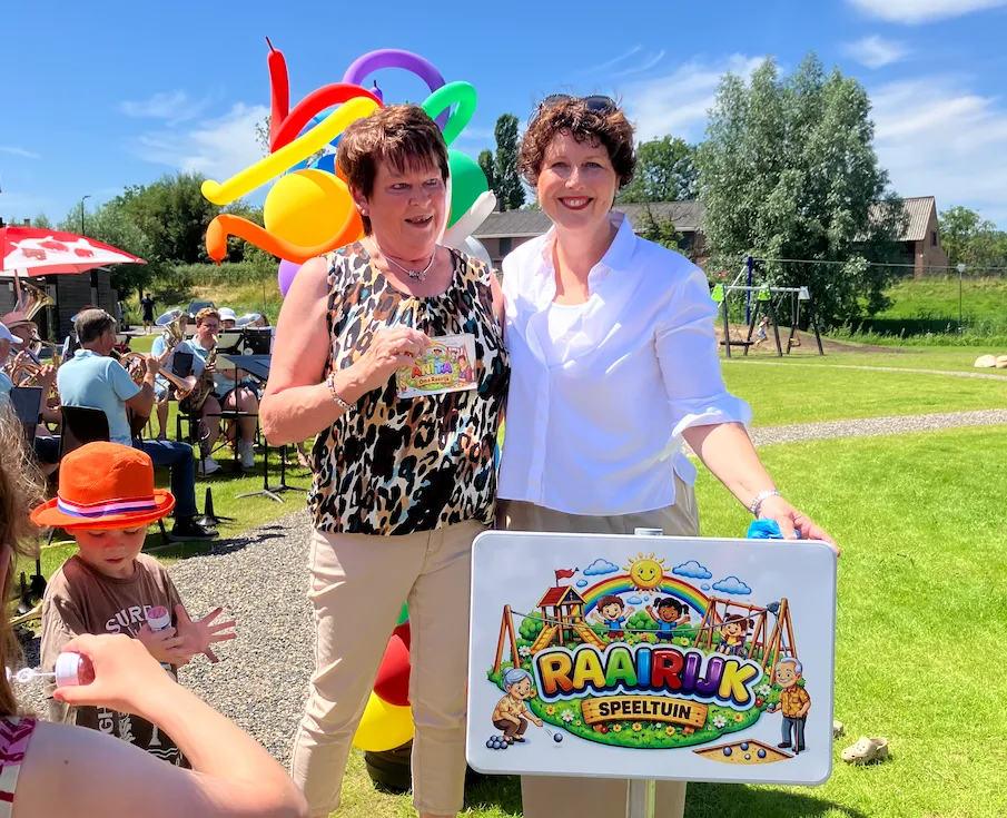 Nieuwe speeltuin Raairijk feestelijk geopend in Hank