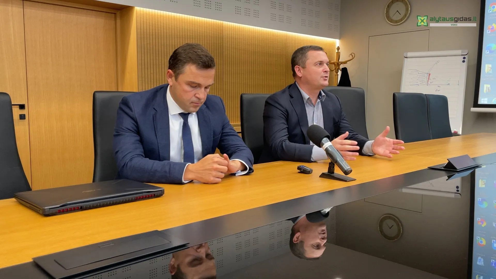 03 po reportazo00 04 29 02still014