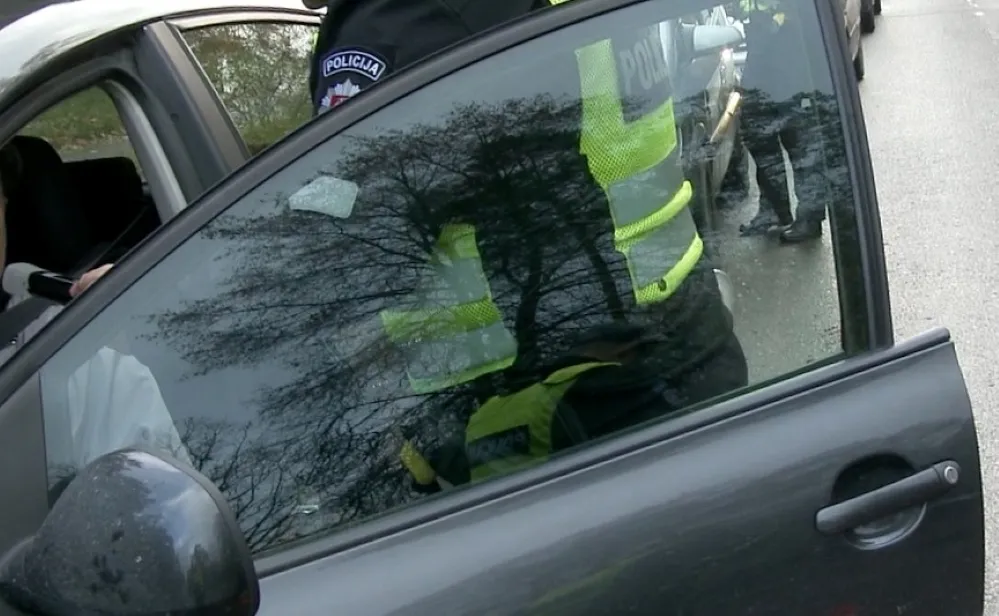 alcpoli03 po reportazo00 00 08 17still161as