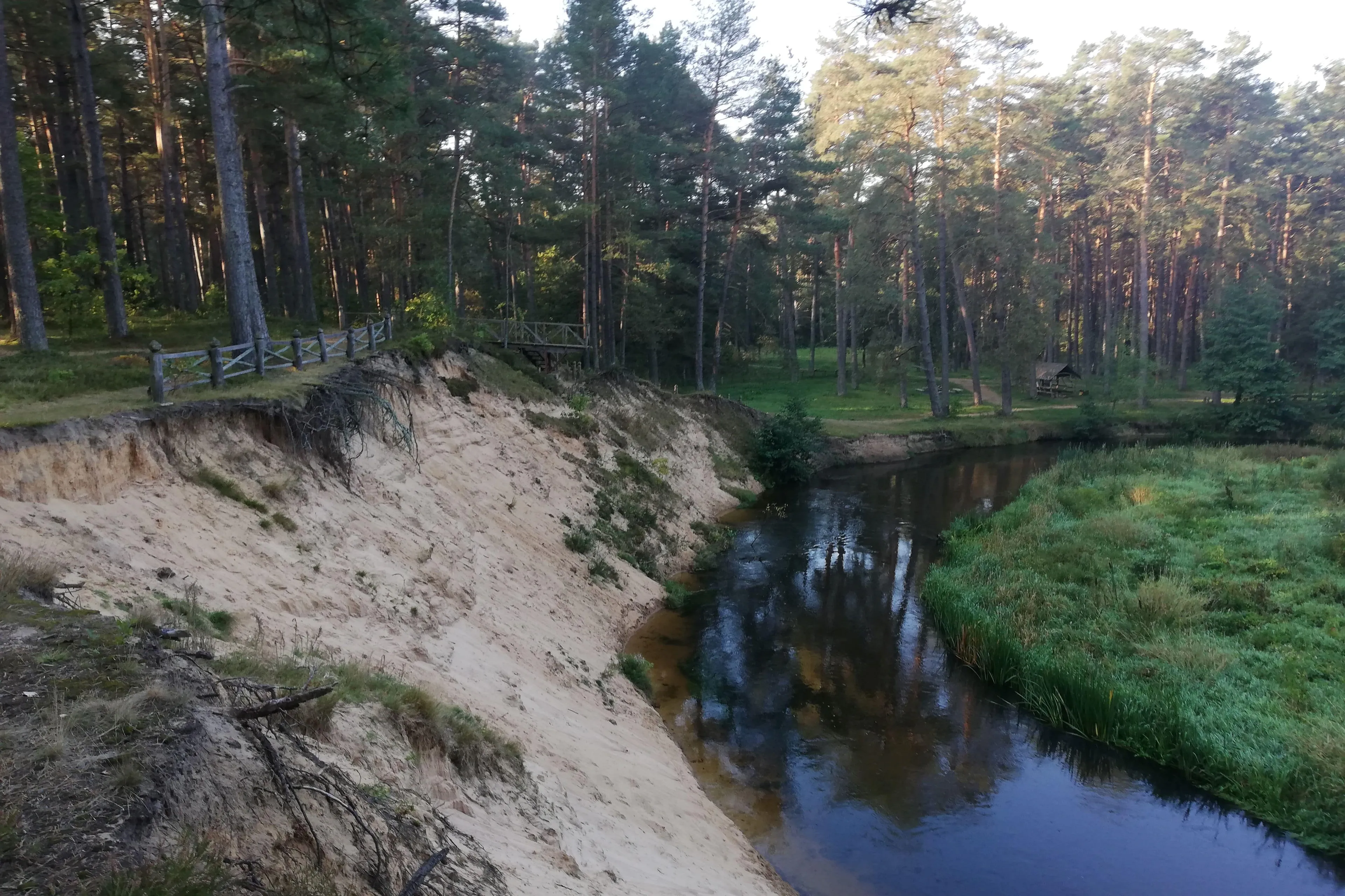 apzvalgos aikstele salia santakio