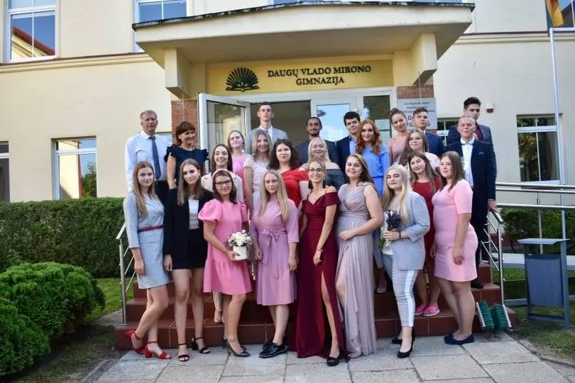 daugu v mirono gimnazijos 2020 m abiturientai