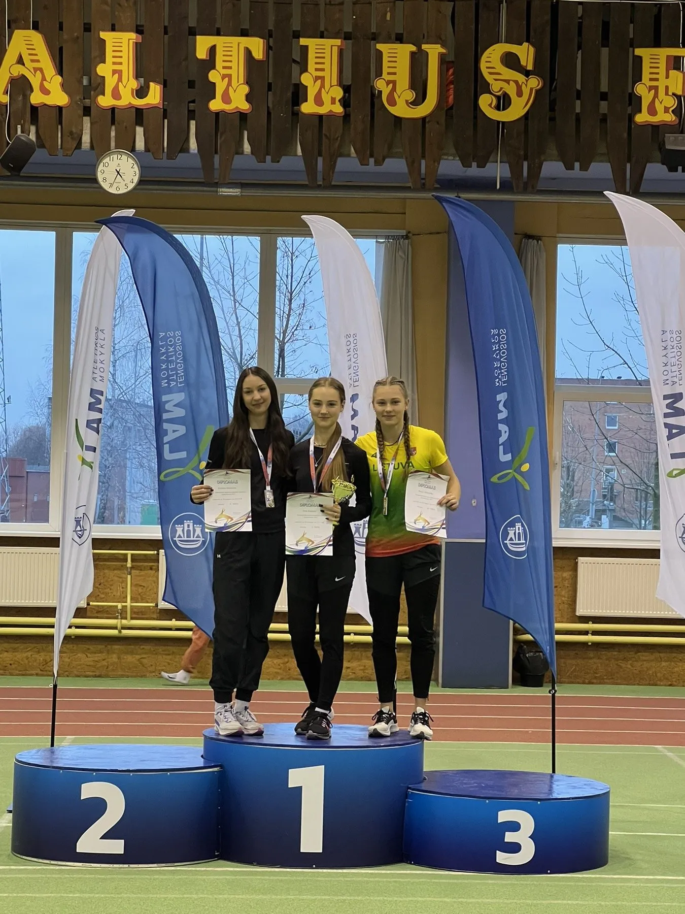 img 58c655085d2463a4766a2cd672d6cfce v