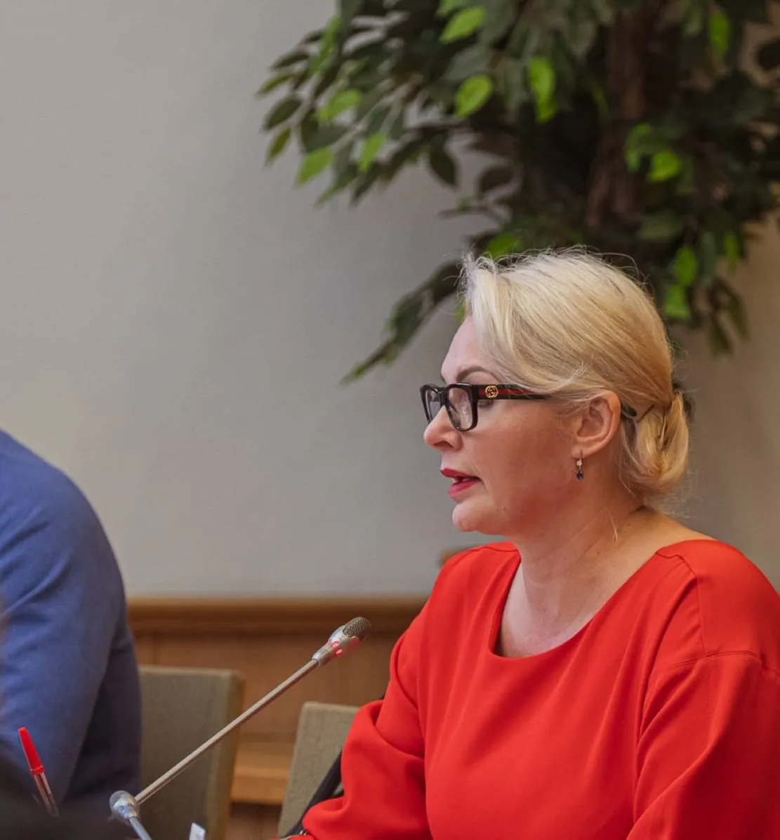 lrad279141676 372826298208022 8188786156765201128 ns