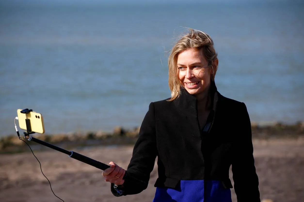 Toch geen selfiebelasting op Ameland: onze 1 aprilgrap verklaard