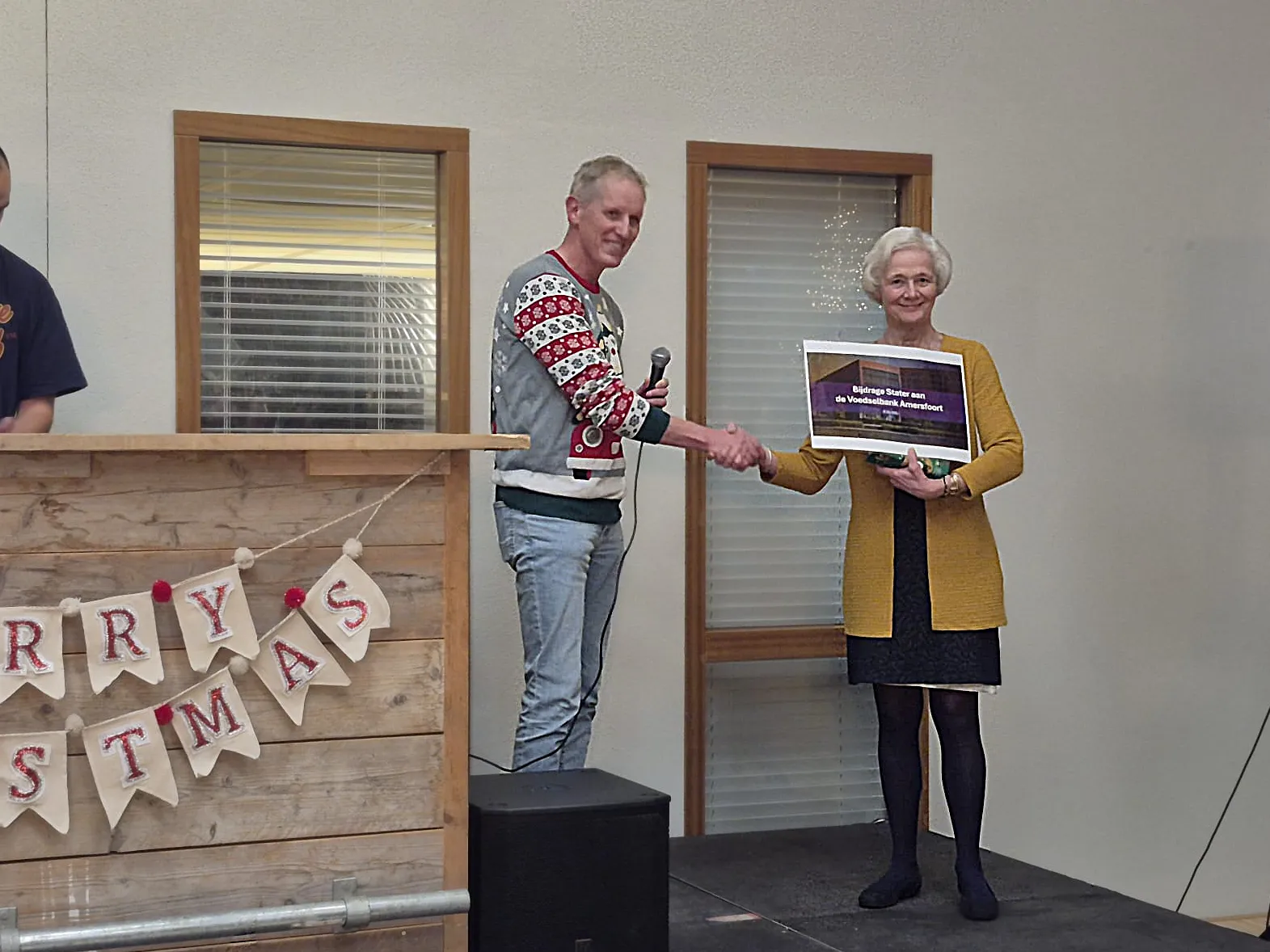 Erwin Dreuning (CEO Stater) en Irene Vriens (Vertegenwoordiger Voedselbank Amersfoort)-2