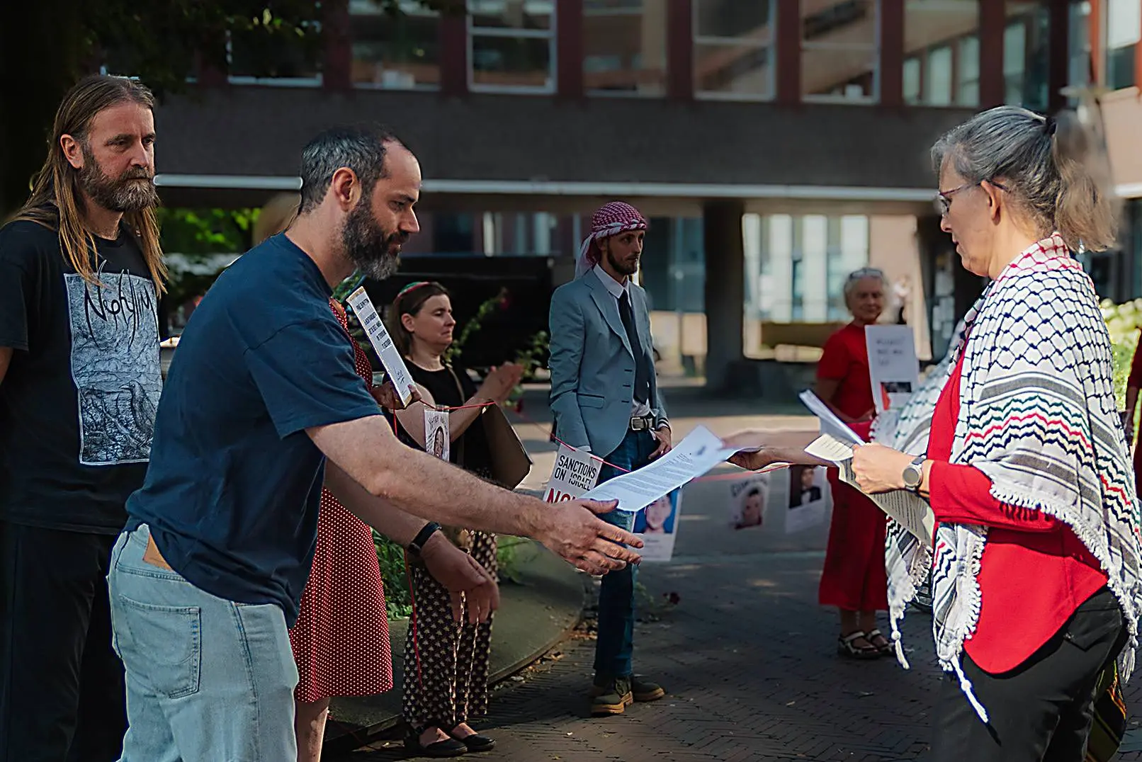 Overhandiging oproep Bram Leeuwenkamp