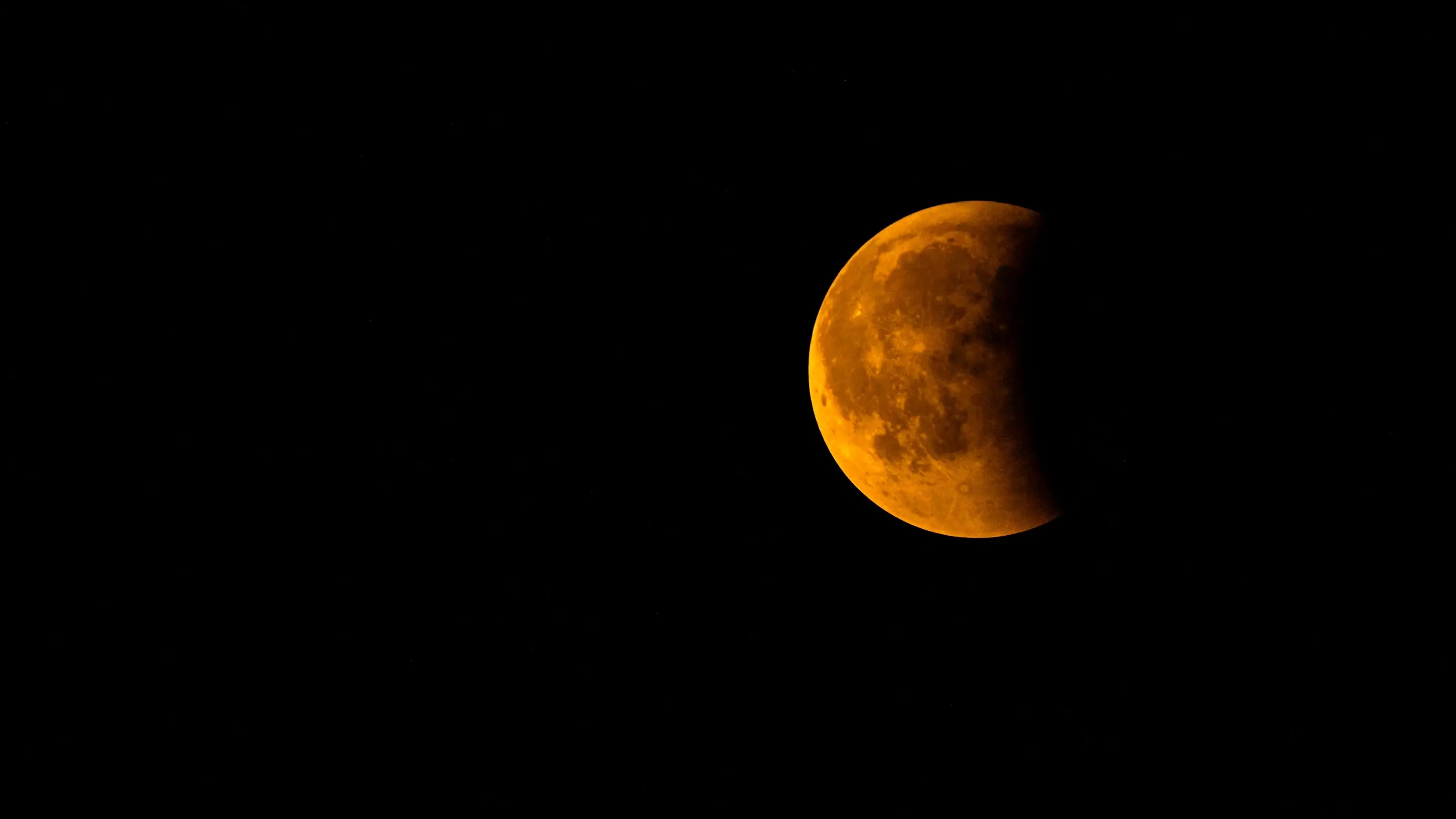 wenzlerdesign-blood-moon-3608121