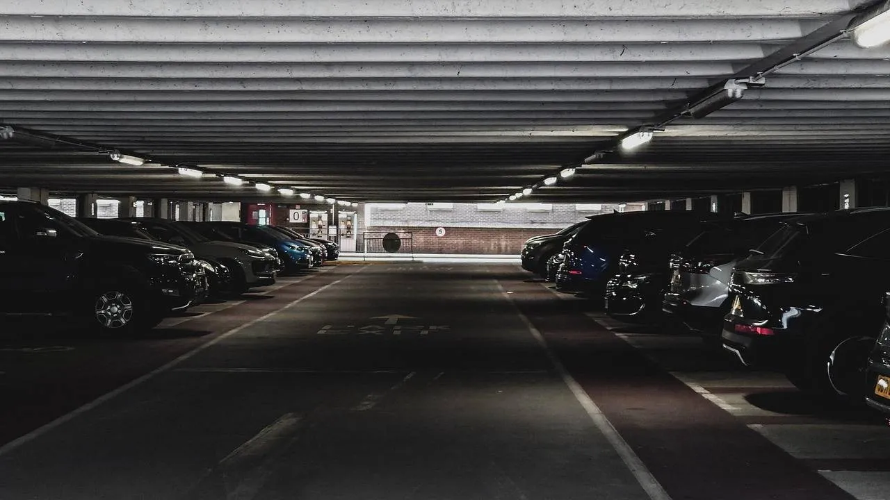 parking-garage-7091689_1280