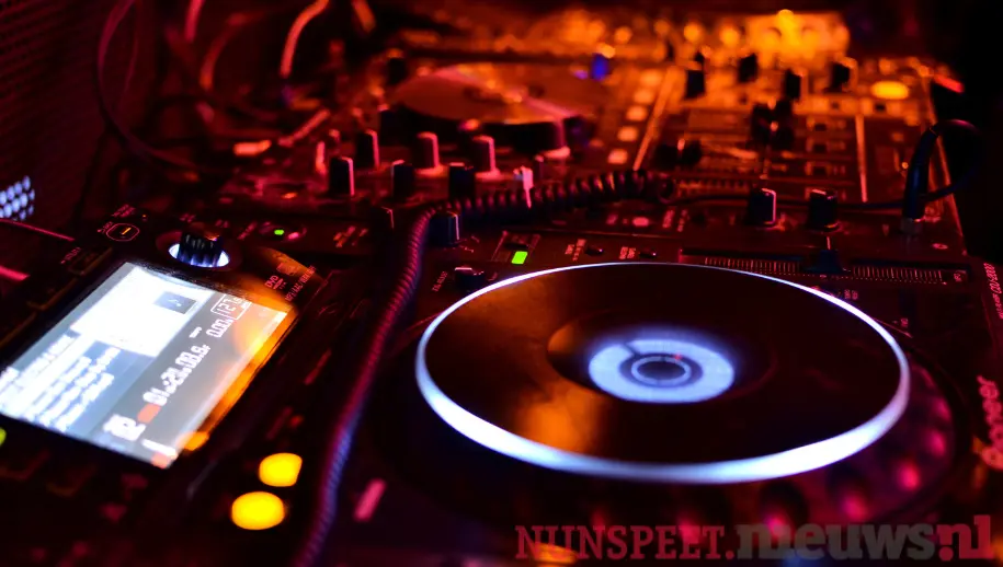 Nederlander ervaart meer werkgeluk dankzij muziek