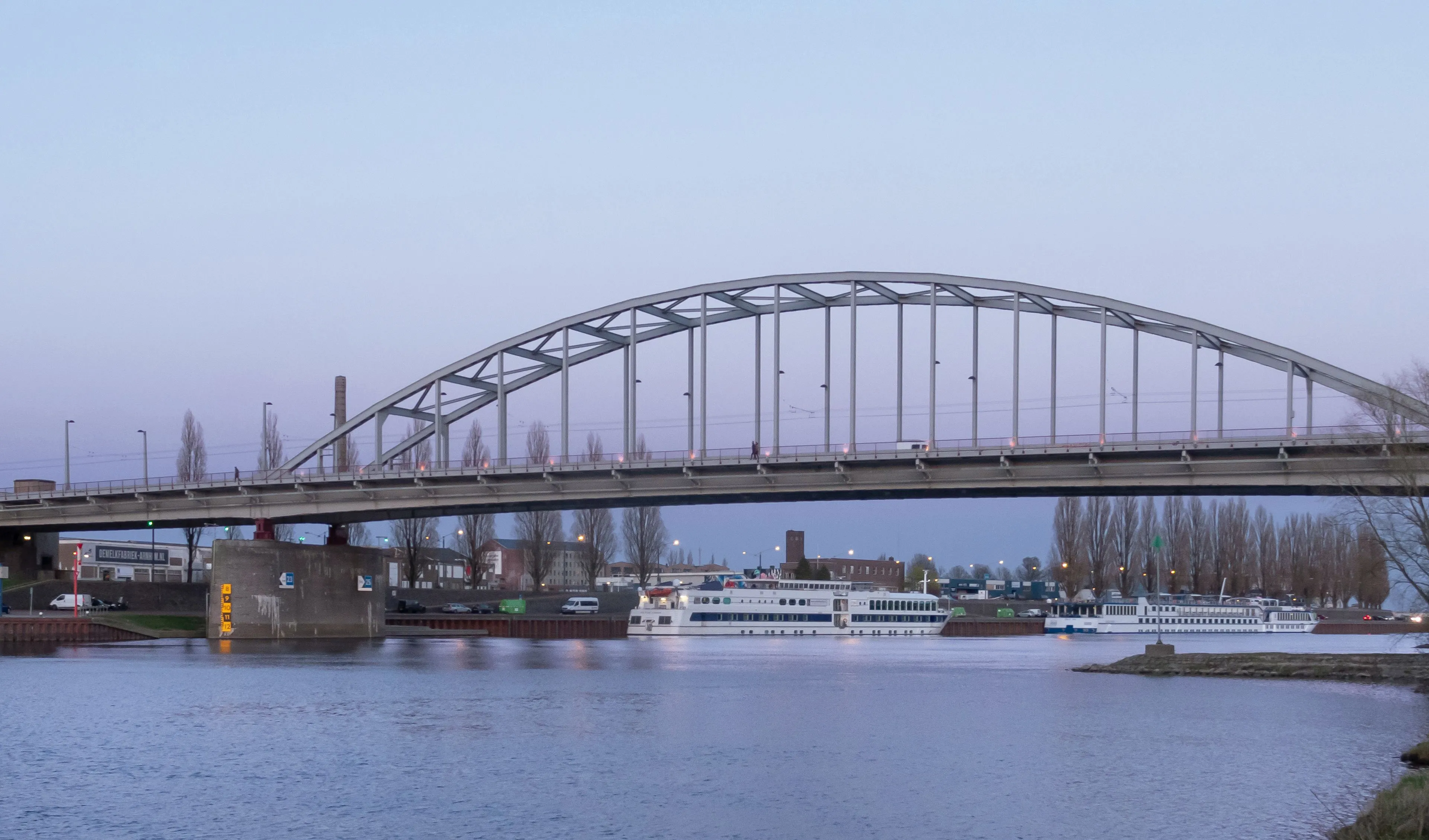 arnhem de john frostbrug rm529907 vanaf arnhem zuidwikimediaorg img 8947 2019 03 31 2013