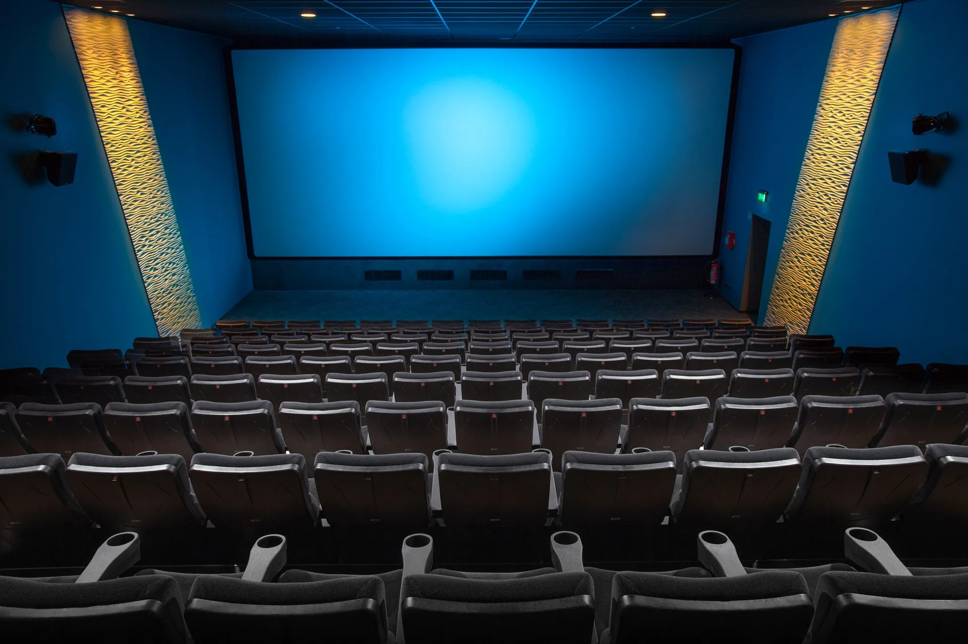 cinemapixabay 2502213 1920