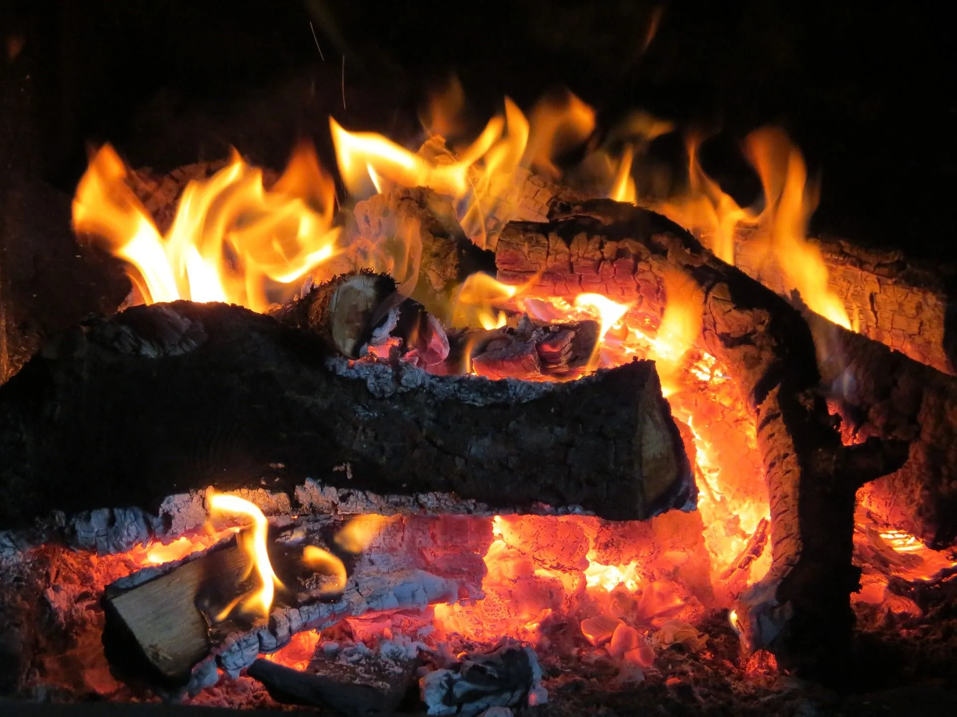 hout stokenpixabayfire g0ace46a72 1920