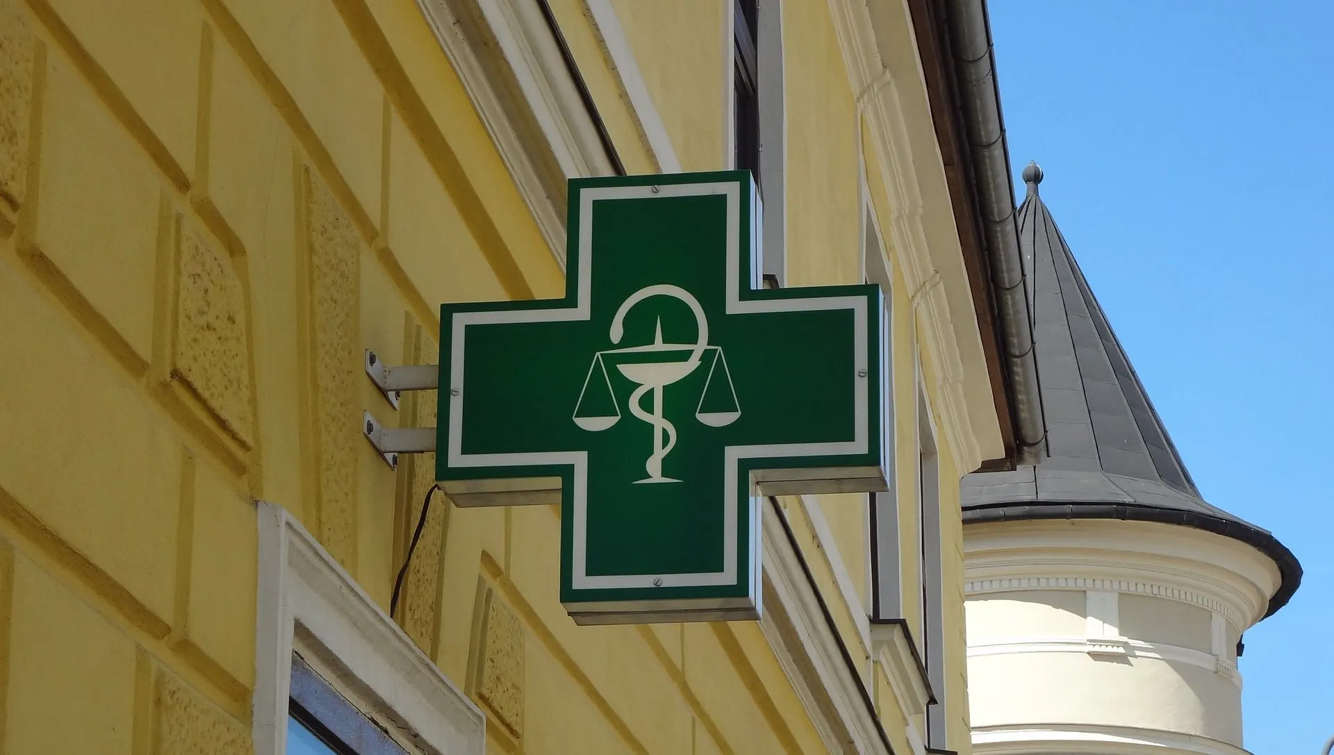 pharmacy 3215049 1920