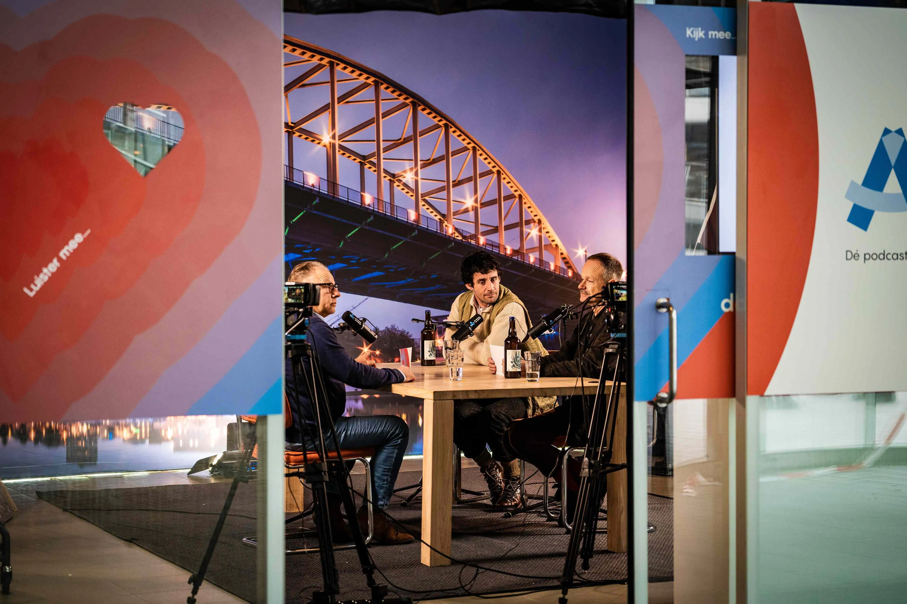 Doorkijk pop-up podcaststudio Arnhem Centraal