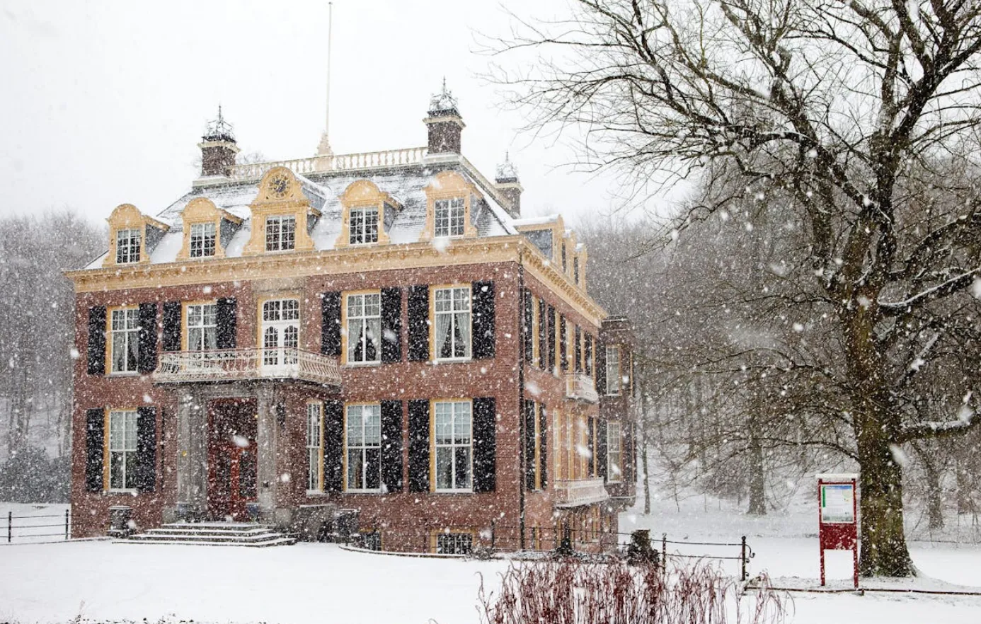 Huis Zypendaal-huis-winter-vooraanzicht-sneeuw-NvH-12-scaled.jpg (JPEG-afbeelding 1280 × 854 pixels) - Geschaald (75%)