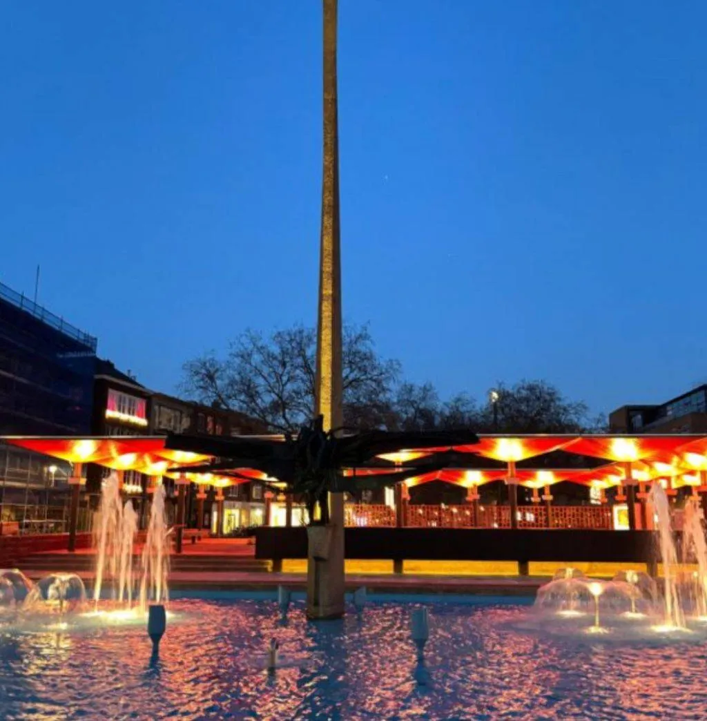 AKU-fontein op Gele Rijdersplein heropend na renovatie - Gemeente Arnhem