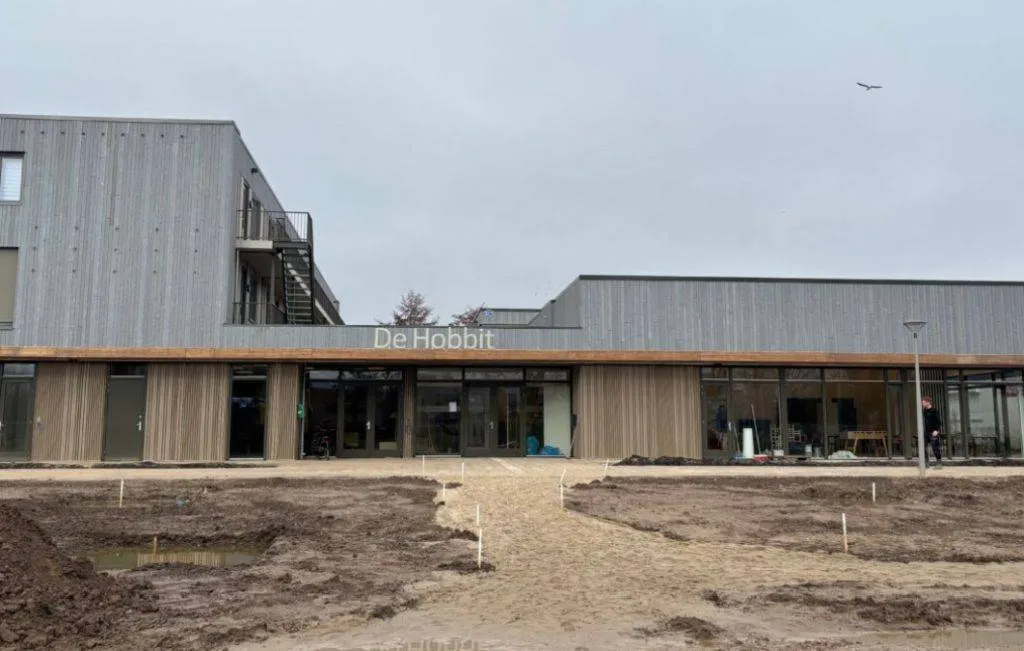 Sleuteloverdracht van De Hobbit in Malburgen - Gemeente Arnhem