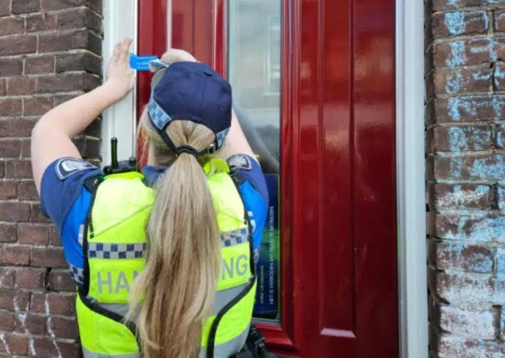 Burgemeester Marcouch sluit pand in Sint Marten wegens drugshandel - Gemeente Arnhem