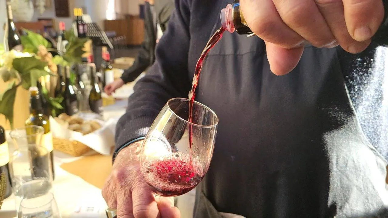 Wijn uitschenken Wijnproeverij Fabian Foundation