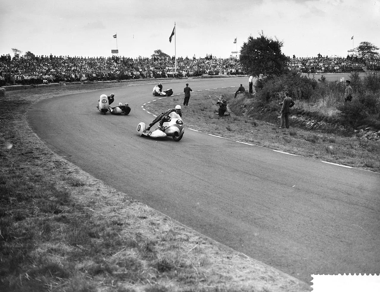 TT_op_het_circuit_van_Assen_Zijspanraces,_Bestanddeelnr_910-4752 cc0