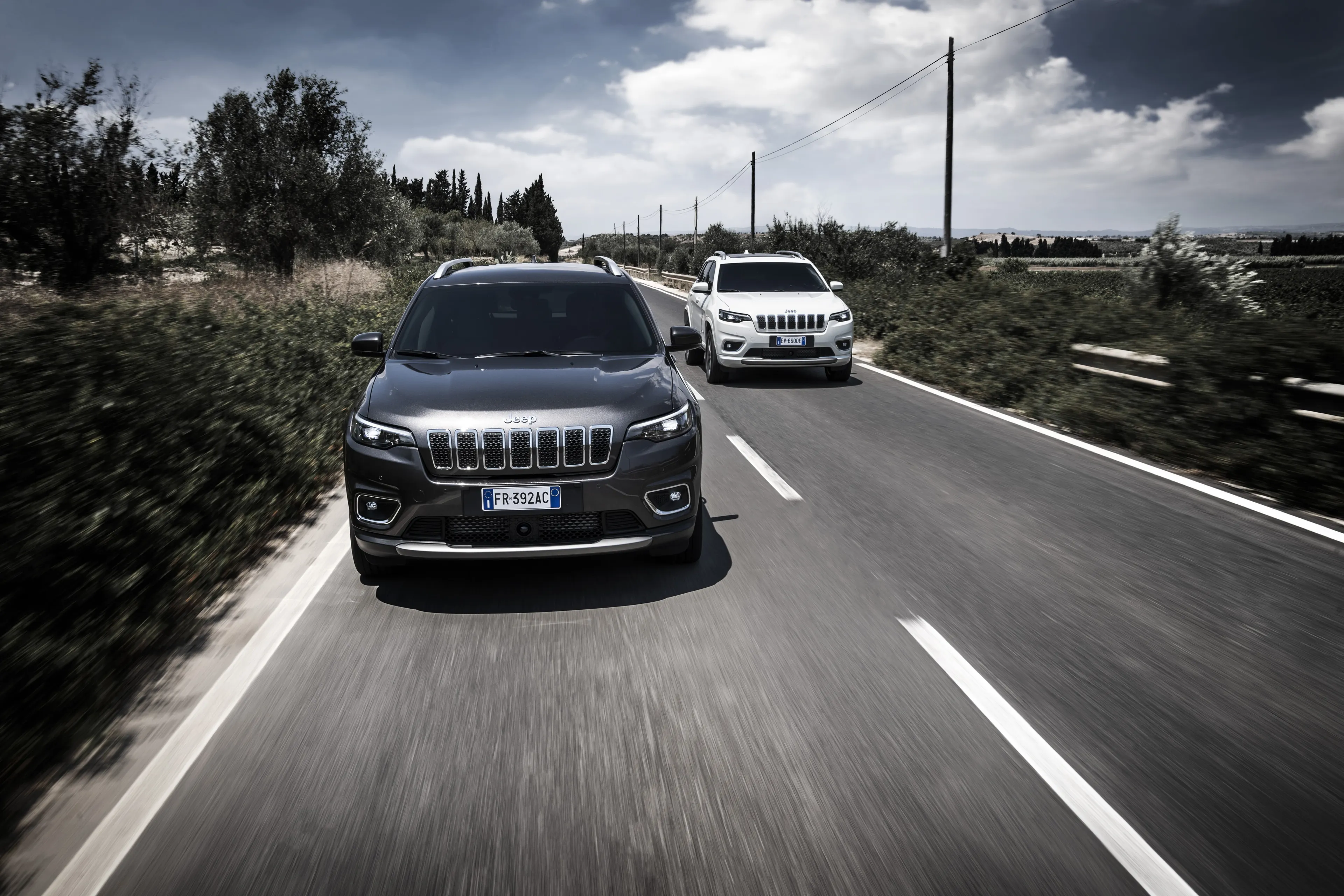 180906 jeep new cherokee line up 02