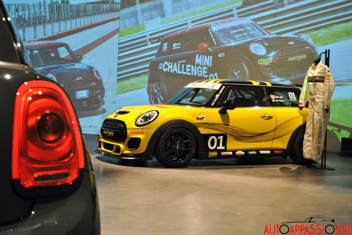 70360f062aa84394e2a038bef43801bb