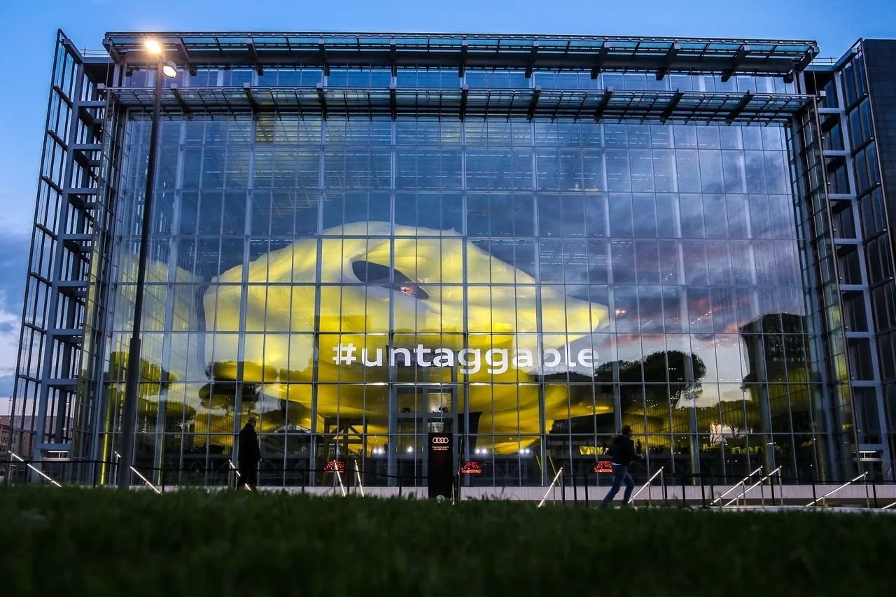 94061924ebd9123d26ccceee063b0ac1