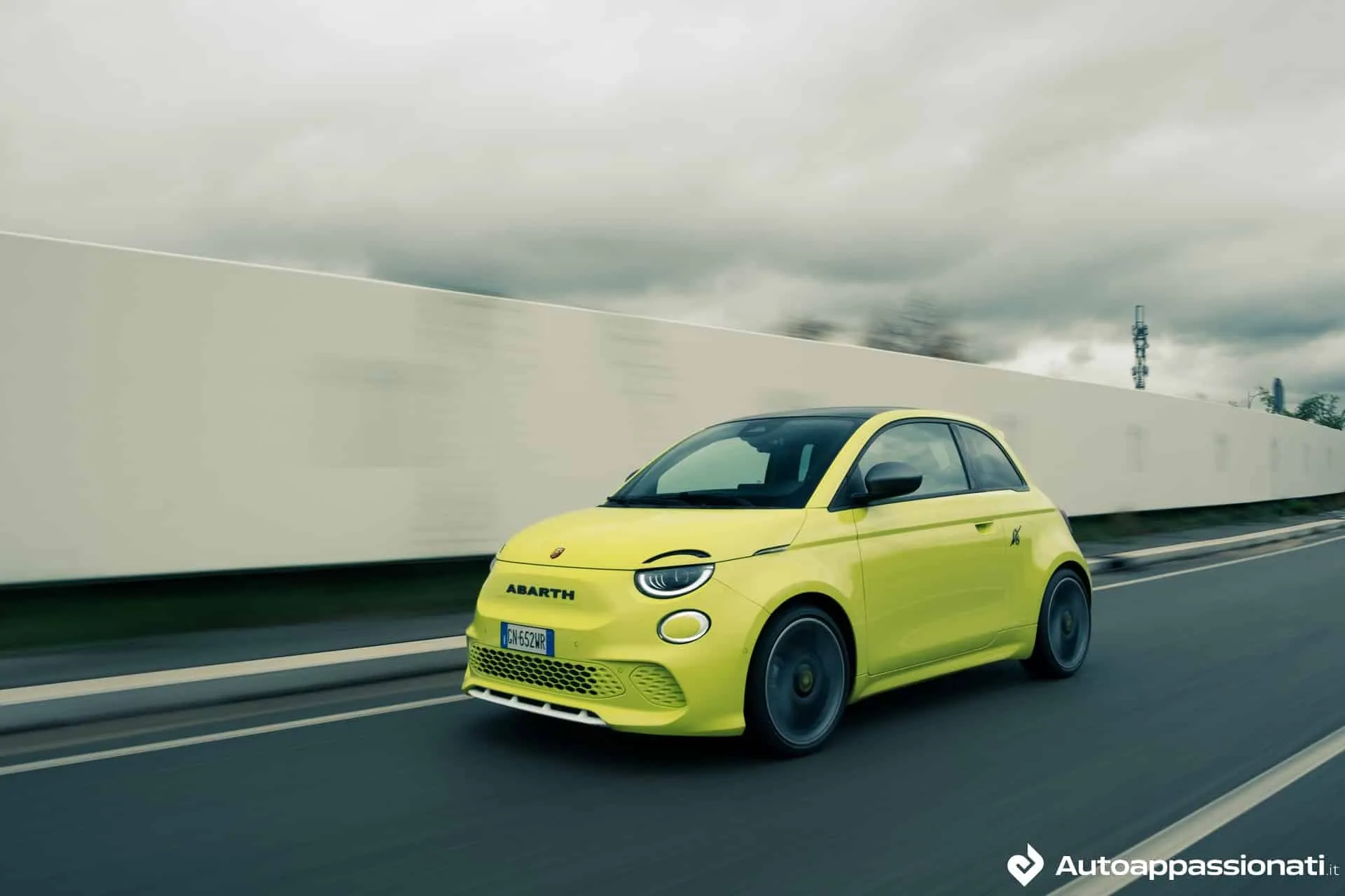 abarth 500e 10