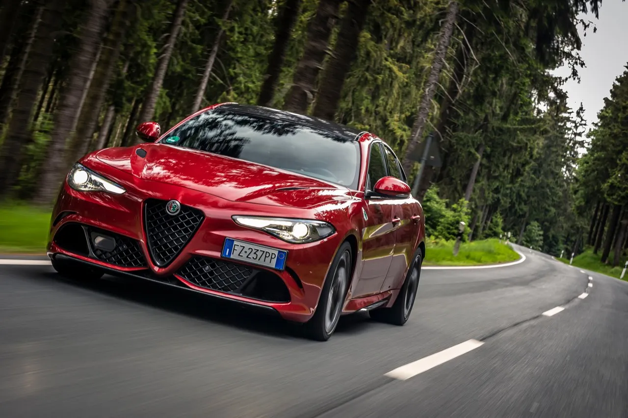 alfa romeo giulia quadrifoglio elected as sportscar of the year