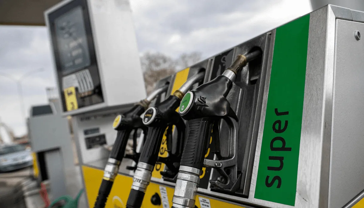 benzina carburanti caro