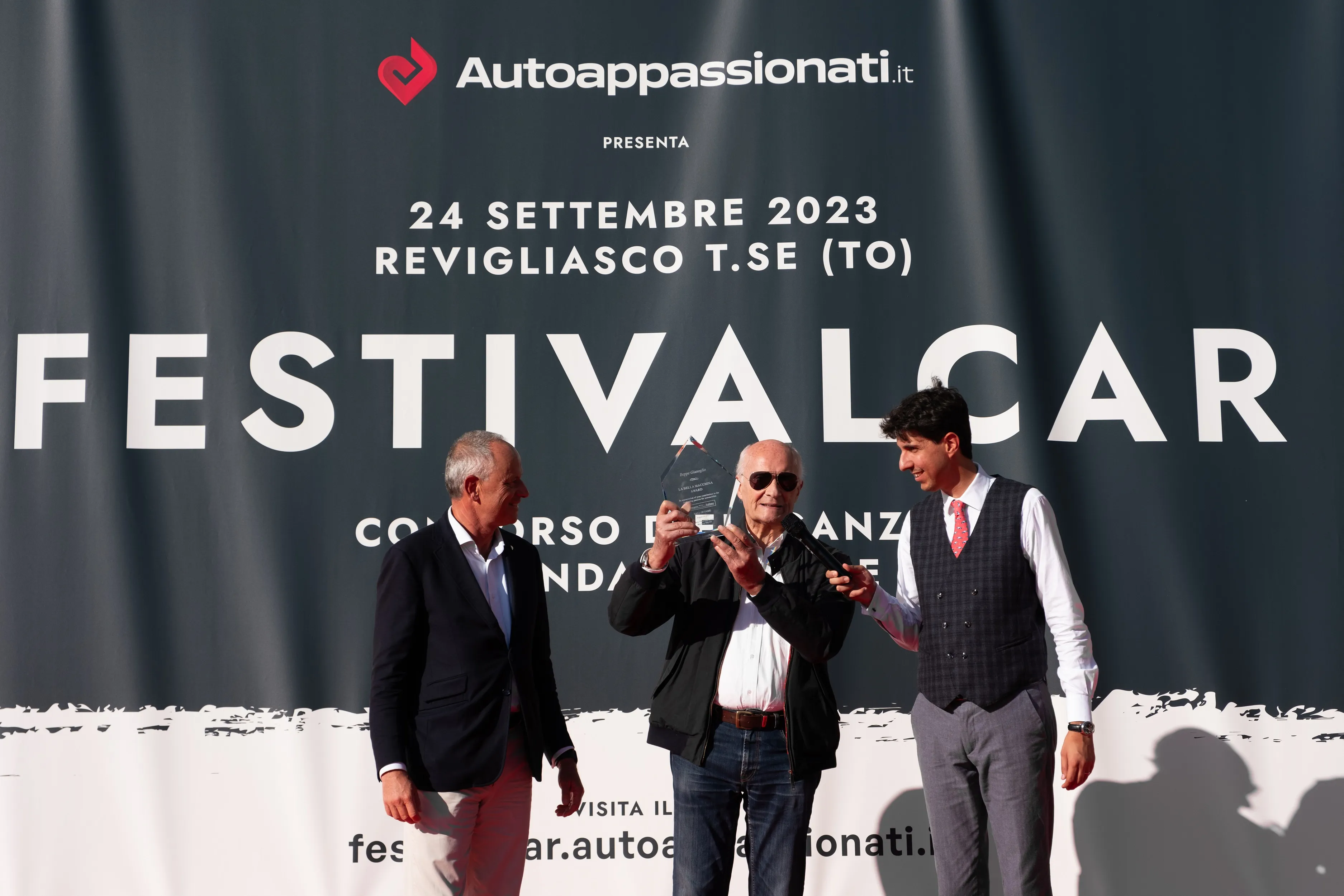 concorso italiano premia beppe gianoglio a festivalcar 2023 da sx r porro b gianoglio f ferrero