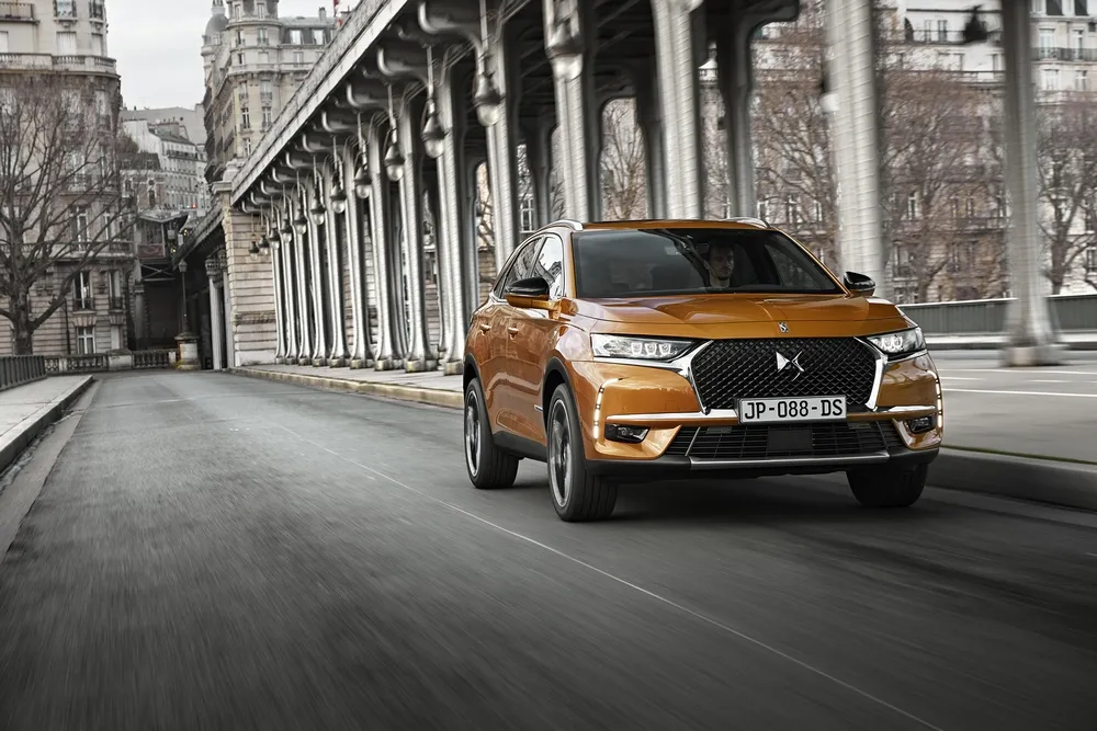 ds7 crossback copertina