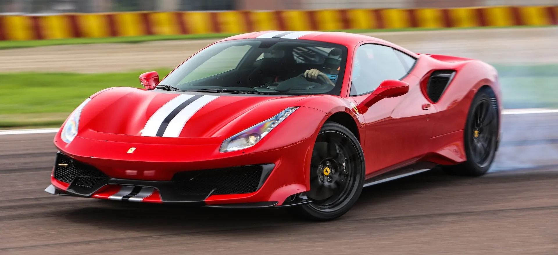 ferrari 488 pista prova sul circuito di fiorano