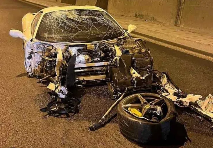 ferrari incidente autostrada video