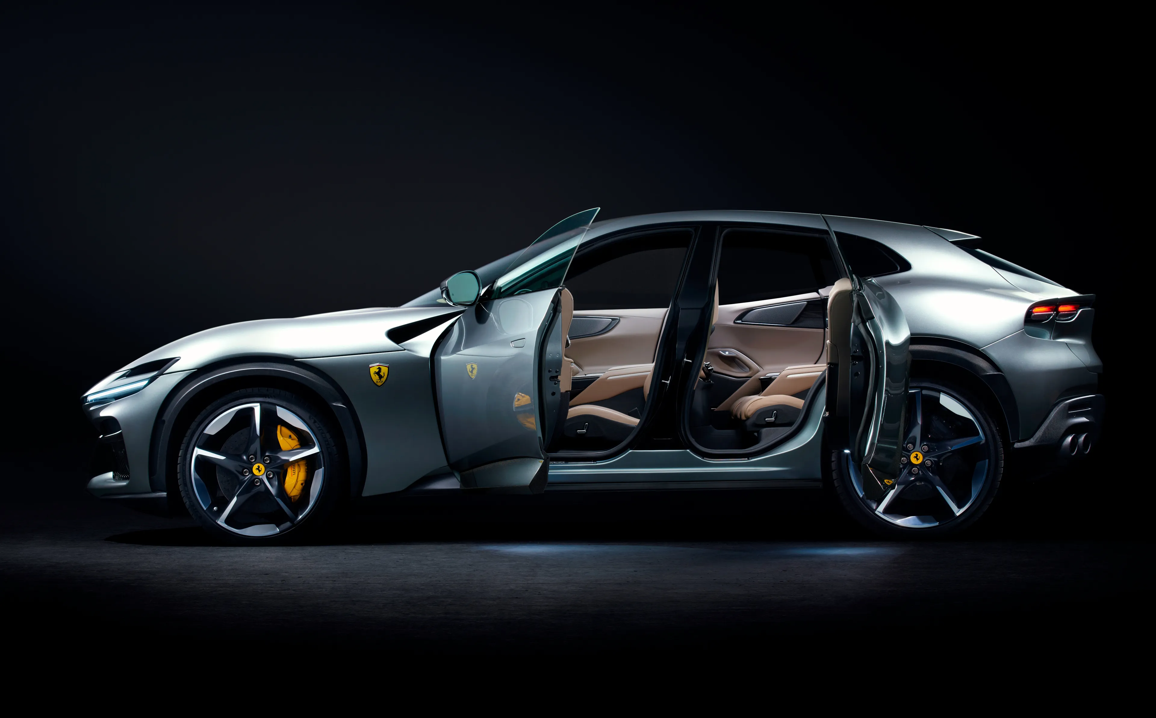 ferrari purosague lat portiere aperte