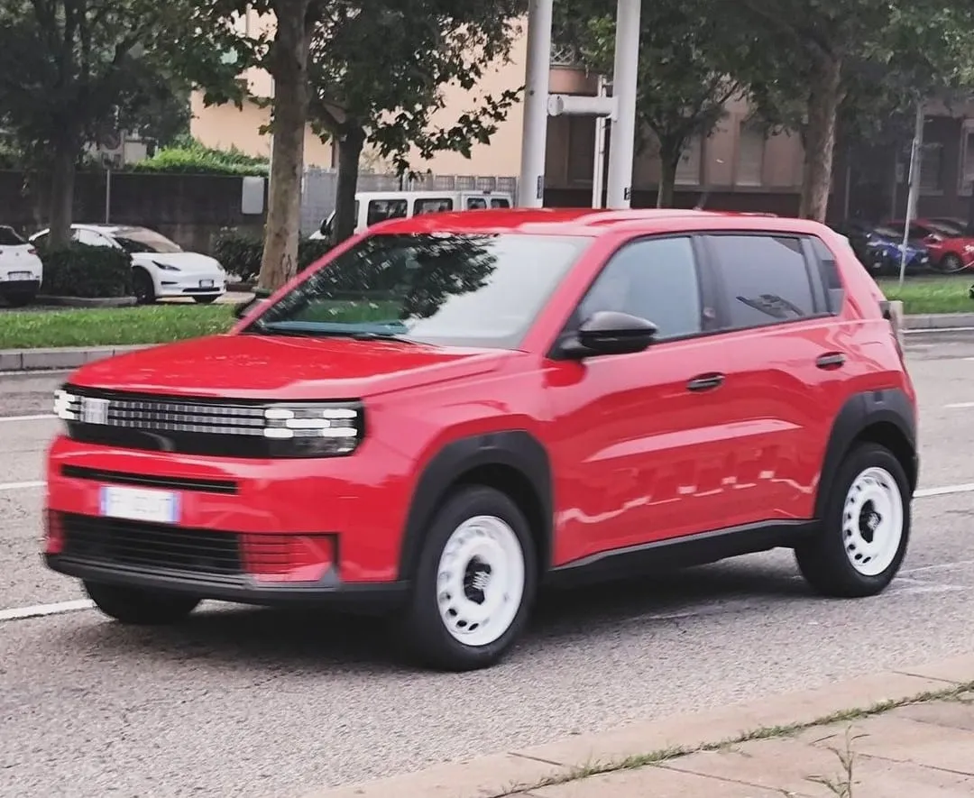 fiat grande panda rossa