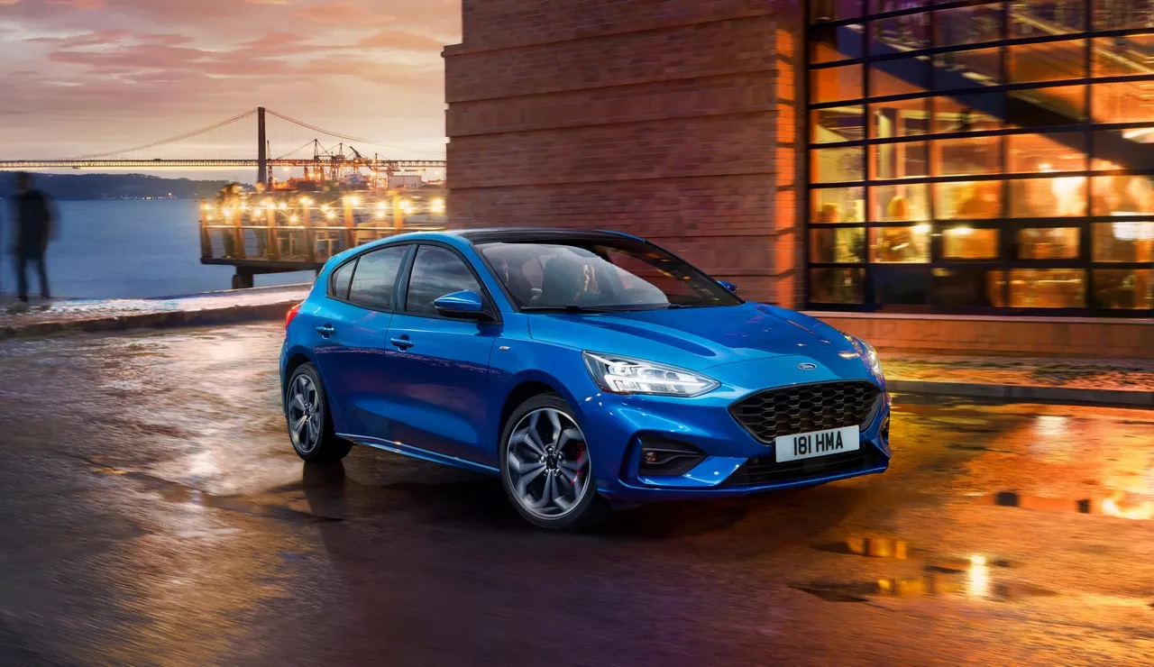 ford 2018 focus st line 17