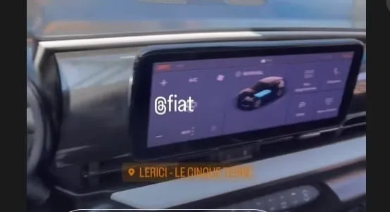 interni fiat 600 2023