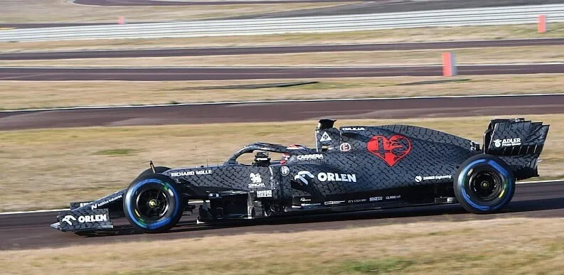 kimi raikkonen alfa romeo raci